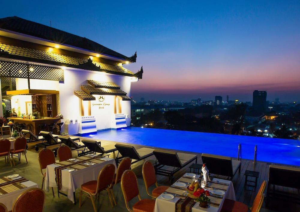 Yadanarpon Dynasty Hotel Mandalay Buitenkant foto