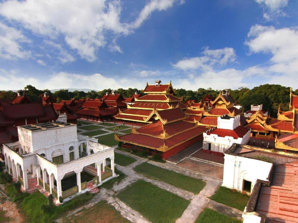 Yadanarpon Dynasty Hotel Mandalay Buitenkant foto