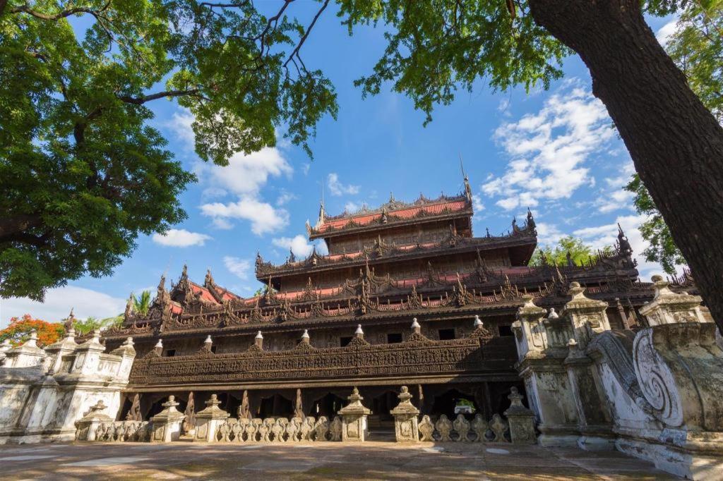 Yadanarpon Dynasty Hotel Mandalay Buitenkant foto