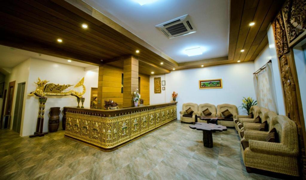Yadanarpon Dynasty Hotel Mandalay Buitenkant foto