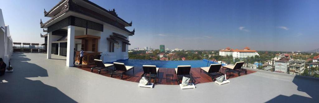 Yadanarpon Dynasty Hotel Mandalay Buitenkant foto