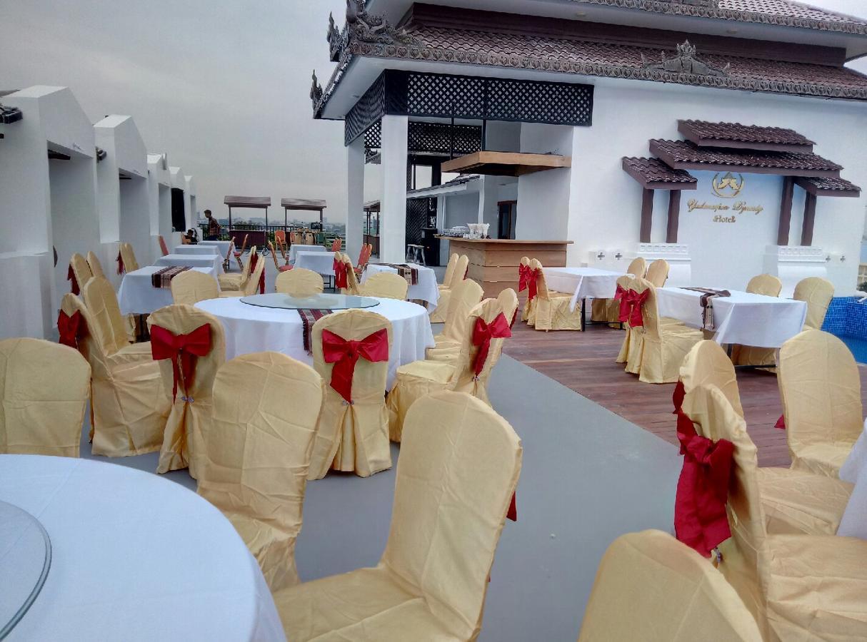 Yadanarpon Dynasty Hotel Mandalay Buitenkant foto