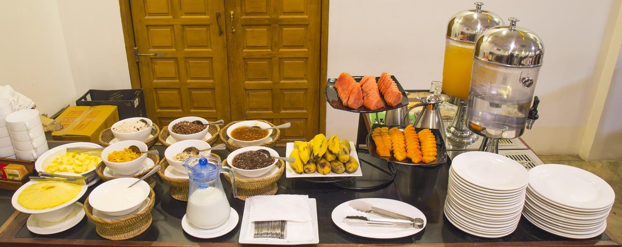 Yadanarpon Dynasty Hotel Mandalay Buitenkant foto