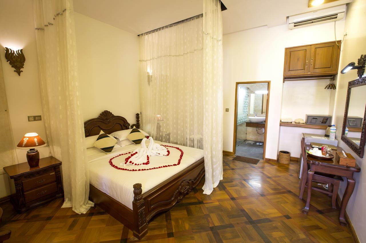 Yadanarpon Dynasty Hotel Mandalay Buitenkant foto