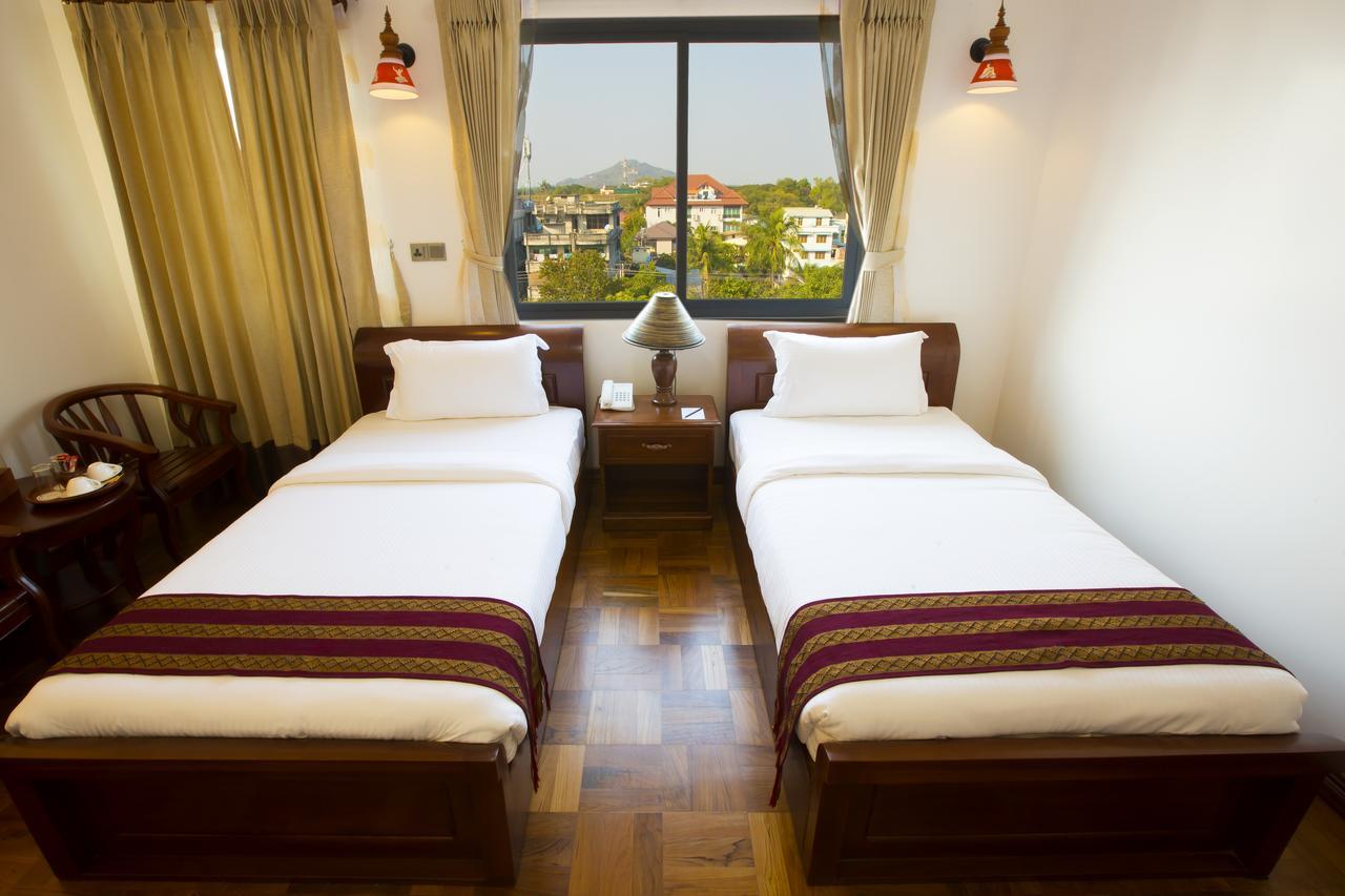 Yadanarpon Dynasty Hotel Mandalay Buitenkant foto