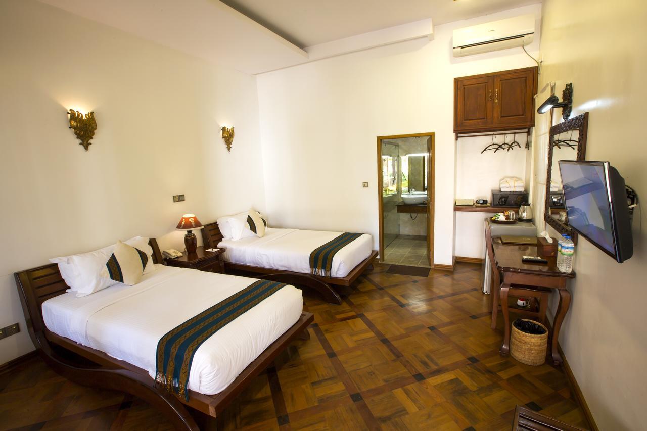 Yadanarpon Dynasty Hotel Mandalay Buitenkant foto