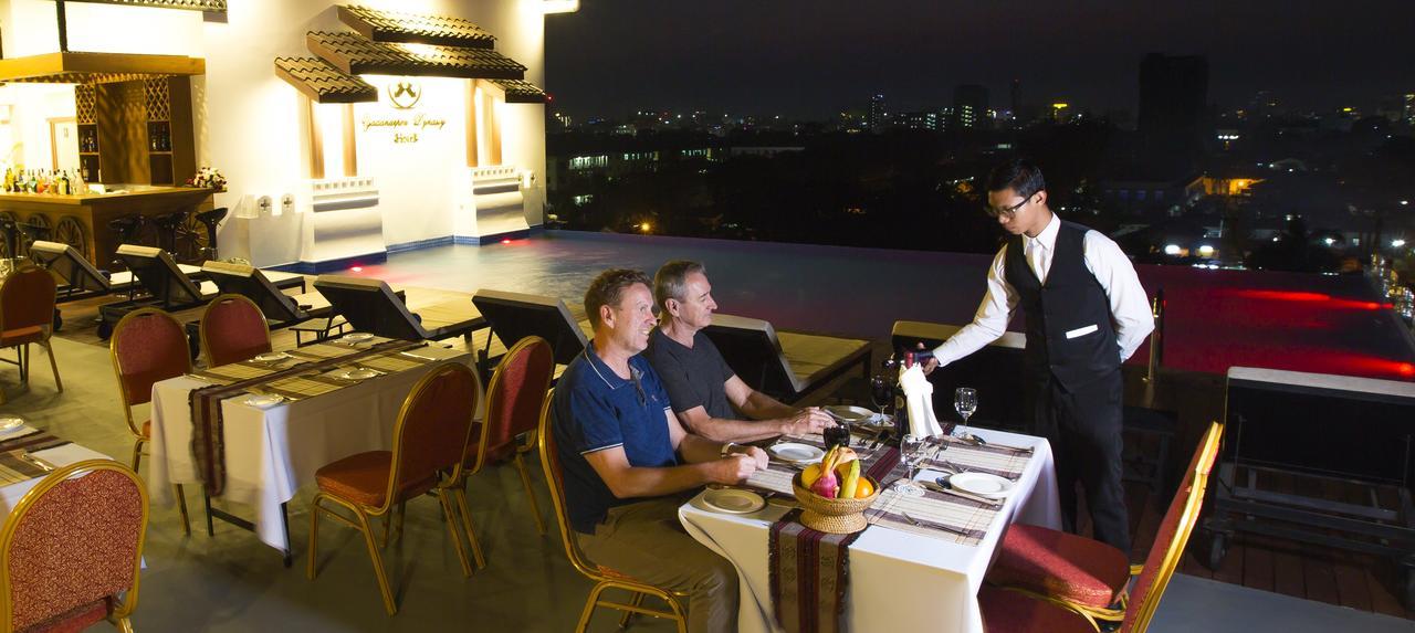 Yadanarpon Dynasty Hotel Mandalay Buitenkant foto