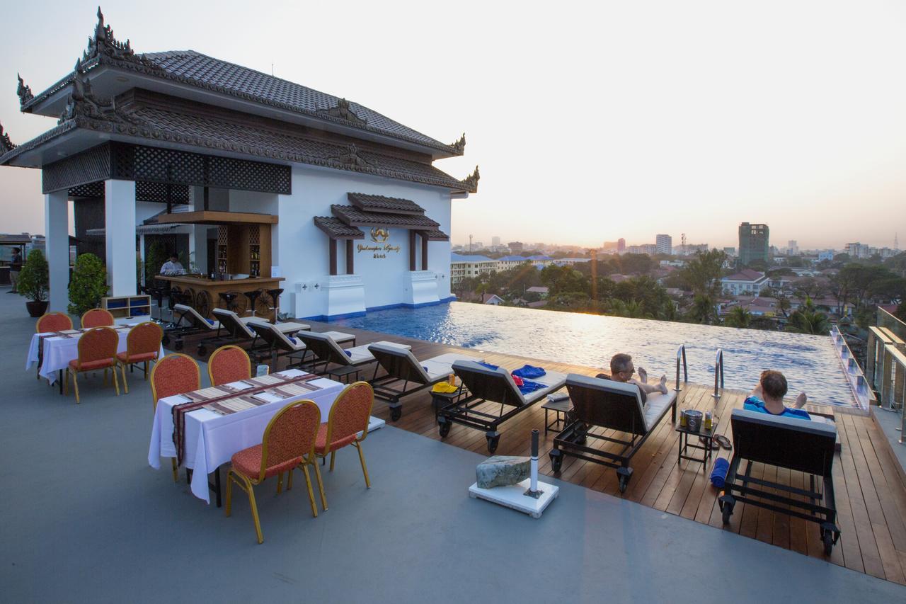Yadanarpon Dynasty Hotel Mandalay Buitenkant foto